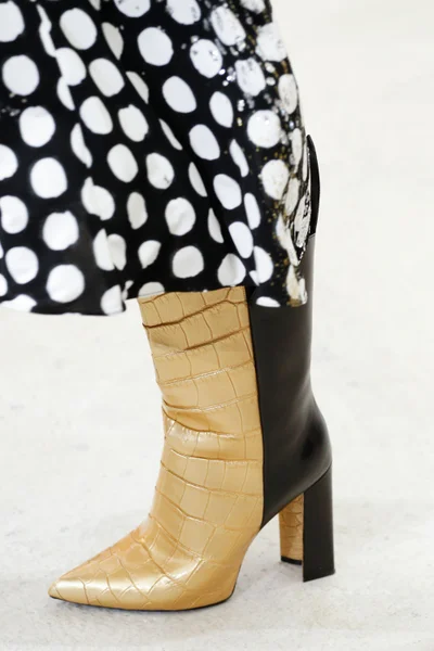 Look 13